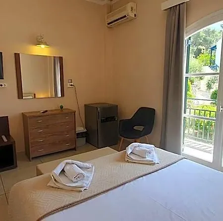 Paleo Hotel 3*
