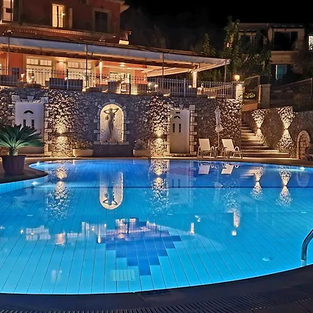 Paleo 3* Paleokastritsa